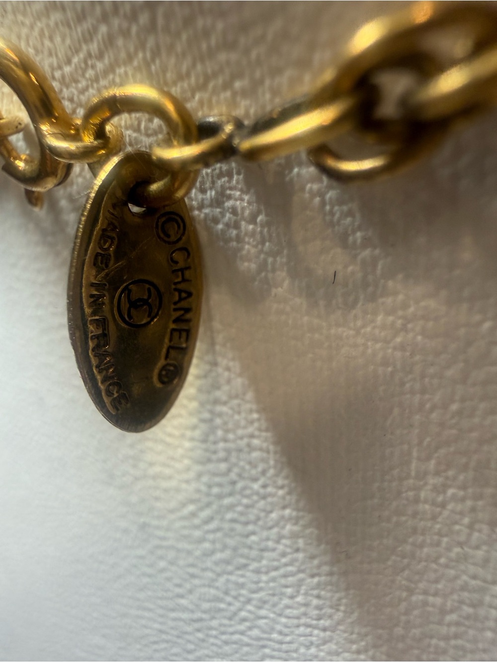 Chanel knot Gold Rope Chain Necklace with Crystal Pendant - Women Jewelry’s - Picture 3 of 6